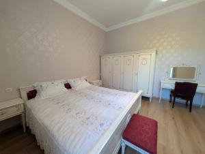 Guest House House at the Forest სახლი ტყის პირას