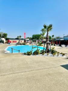 La Maison Bleue, cottage avec piscine