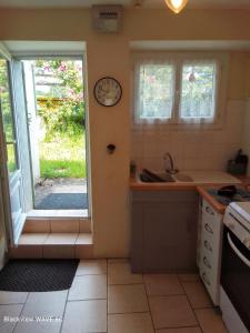 Cottage by the Chateau with pool in National Parc