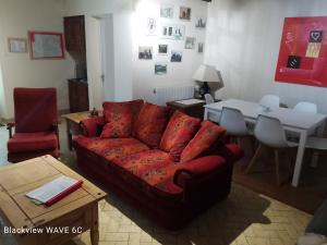 Cottage by the Chateau with pool in National Parc