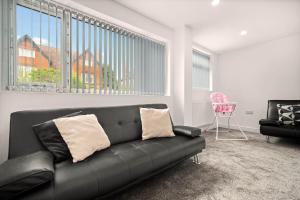 3BR Luxury home in Peaceful Moseley