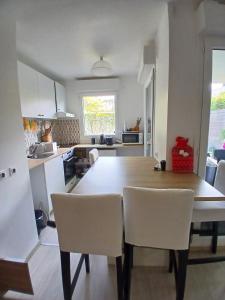 Le Cosy avec jardin terrasse couverte et parking gratuit