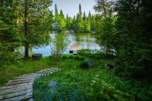 Le Chalet Bleu, spa au bord du lac
