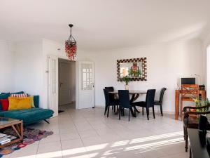 Spacious Seaside Condo with Garden & Sea-View