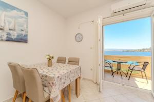 Apartment for 4 persons, by the sea and with beautiful view