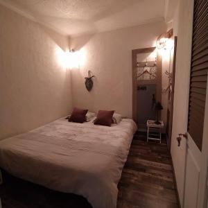 Maisons de vacances Maison entiere 5 chambres a 10mn a pied de l-entree principale du Circuit 24h Du Mans : photos des chambres