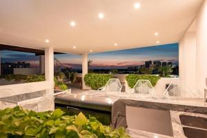 Funky Condo with Pool, Mountain View, Culinary area