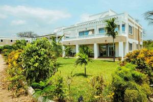 Luxurious 5-Bedroom Villa with Private Pool in Diani