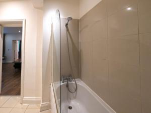 Entire 1 Bedroom Apartment - Private, Self-Contained & Great Value