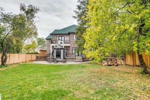 Elegant Home with Yard and Comforts