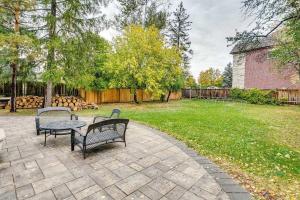 Elegant Home with Yard and Comforts