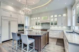 Elegant Home with Yard and Comforts