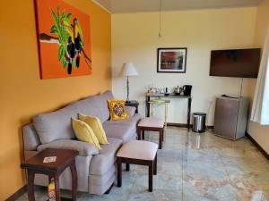 2 Bedroom Guest House with Pool