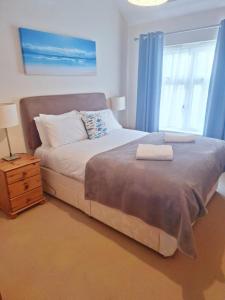 Abbey Horizon, central apartment with parking