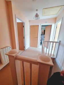 Abbey Horizon, central apartment with parking