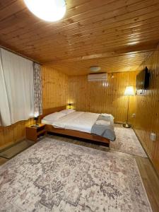 Cabana Maria, Cozia-Calimanesti