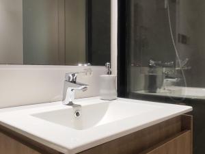 Cozy Loft -Theatron -Royal -Center - Movistar Arena