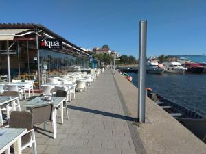 Appartment 3 rooms, splendid position, 1 minut of walk to the Black Sea