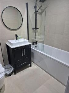 #22 Lux & Stylish 2 bed 2 bath Apart w balcony 11