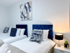 Modern & Cozy - City Centre 2-Bed Flat with Garden