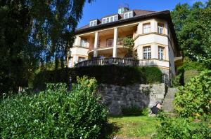 Rachmannova vila s bazénem