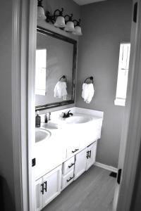 Cozy 3BR-3BA Home Near Zona Rosa Shopping and Dining