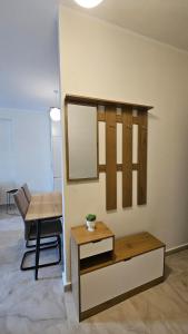 Gray Mirage Apartment near the beach