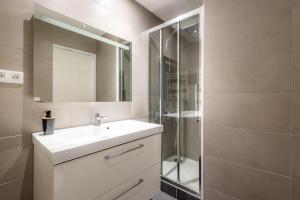 Studio Juan les pins avec terrasse