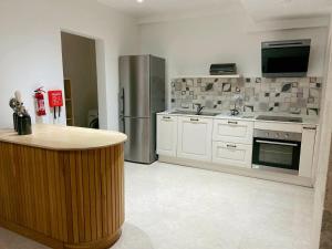 4 Bedroom maisonette with private pool