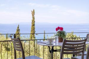 OPUS - Kardamili Residences