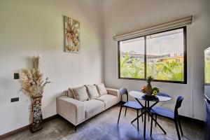 Paradise Studio- Pool, beach, yoga