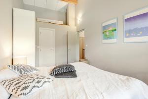 Villas Stylish villa with large pool and stunning views : photos des chambres