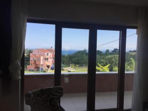 Apartment with sea views