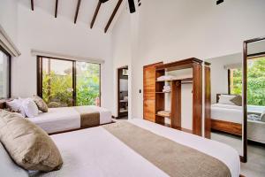 Casa violeta modern villa pool steps from the beach