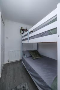 2 bed house Barton Green, Clifton Nottingham