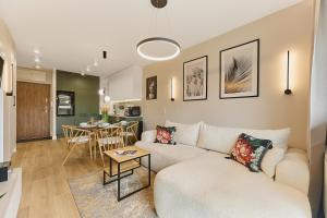 Golden Hour Apartment - Odrowców 5