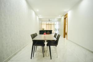 Host jatin Kasauli Mountain Mist 7o1827o7o3