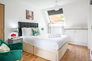 Swift Host - Friars Quay - Riverside - Sleeps up to 8 - Free Parking - City Centre
