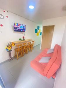 22 LINDO y AMPLIO APARTAMENTO CON BALCON 3 HABIT eN LAURELES ESTADIO