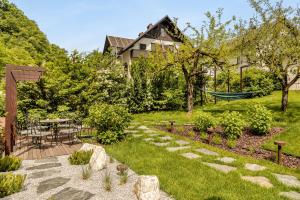 Guest House The Hive