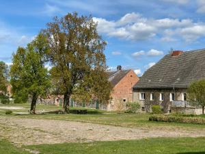 Neuensund Manor Entire Inspectors House