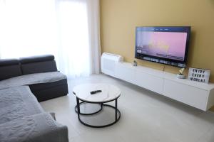White Pearl Apartment