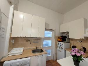 Apartment Near City Center!