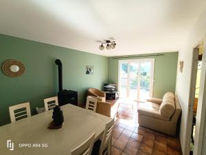 Appartements Maison des champs et sa grande terrasse privee : photos des chambres