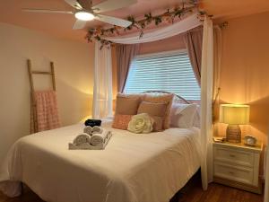 NEW Beach Home with Canopy Bed and Work Spaces