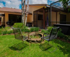 Large Private Room, Free Car Service, Walk to UM!