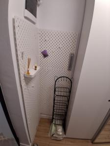 Garsoniera langa mare