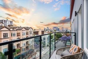 King Bed + Fire Pit | Top Floor w Epic Views
