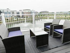 Warrenville Retreat 4BR 3 Bath Townhouse - WV2