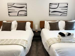 Warrenville Retreat 4BR 3 Bath Townhouse - WV2